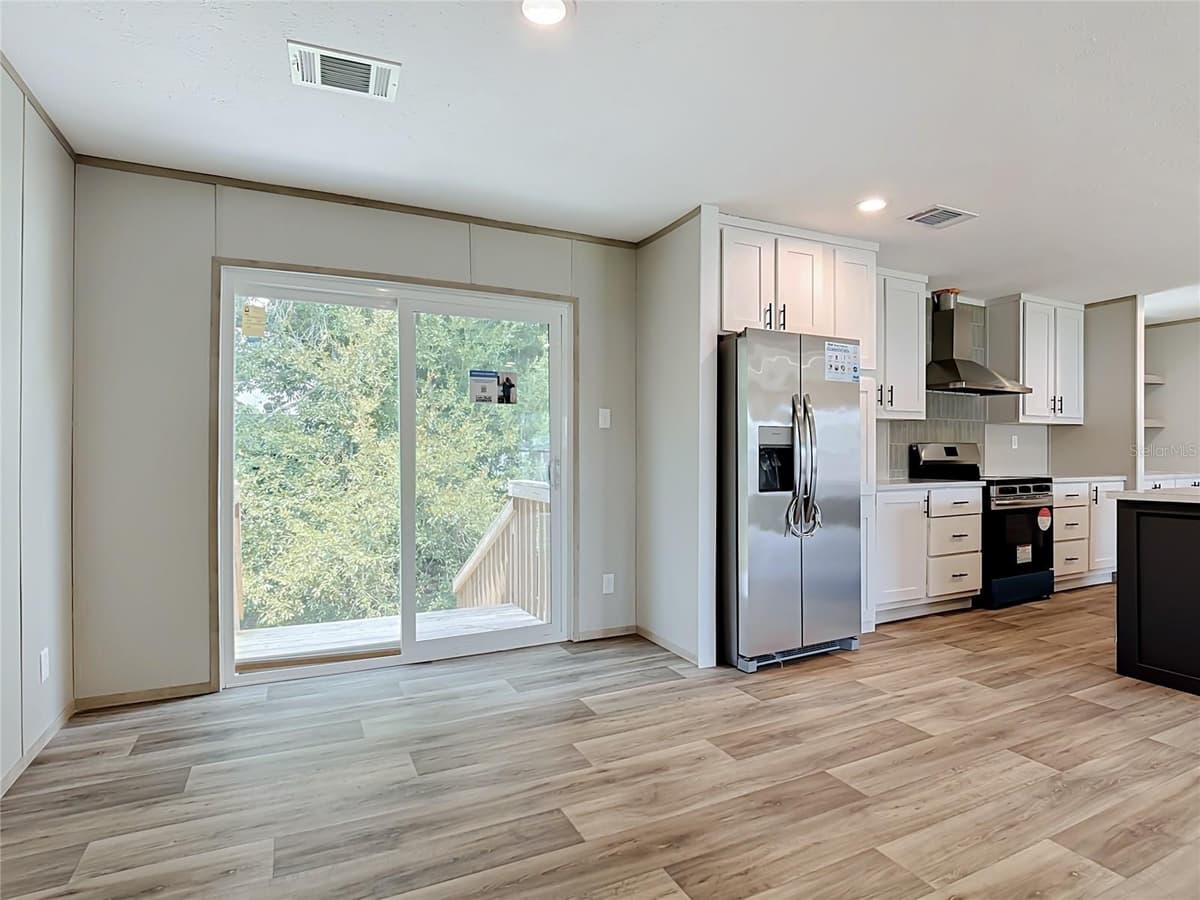 1626 TARPON BOULEVARD — photo 14 of 43