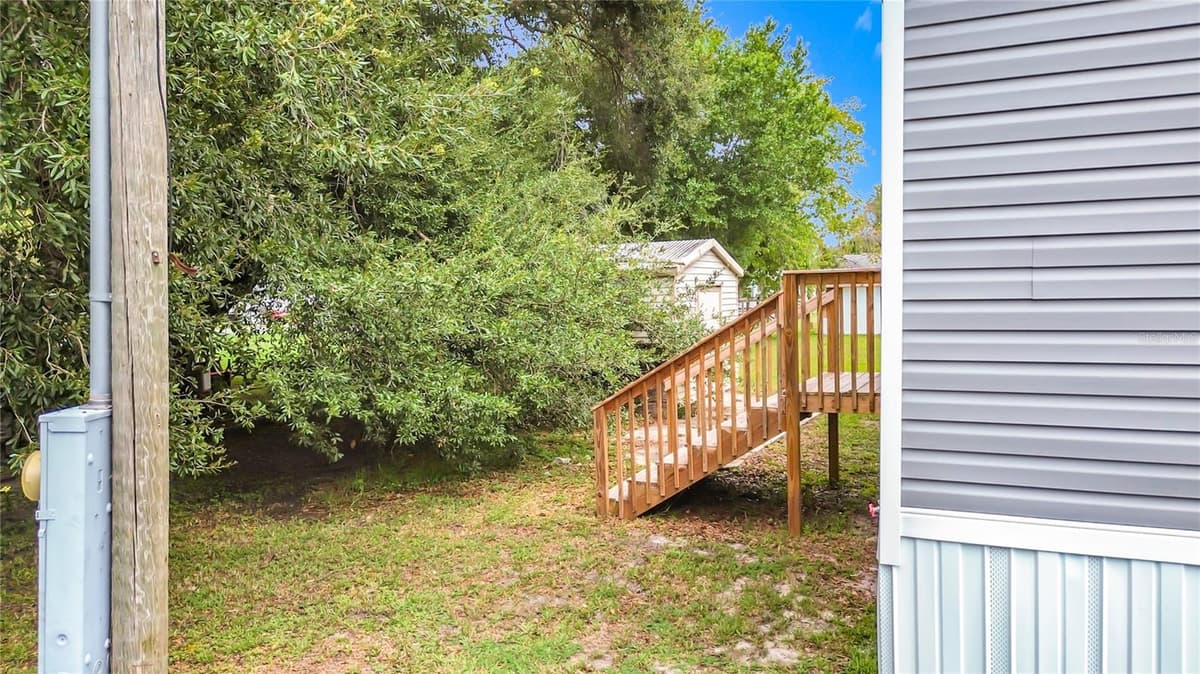 1626 TARPON BOULEVARD — photo 33 of 43