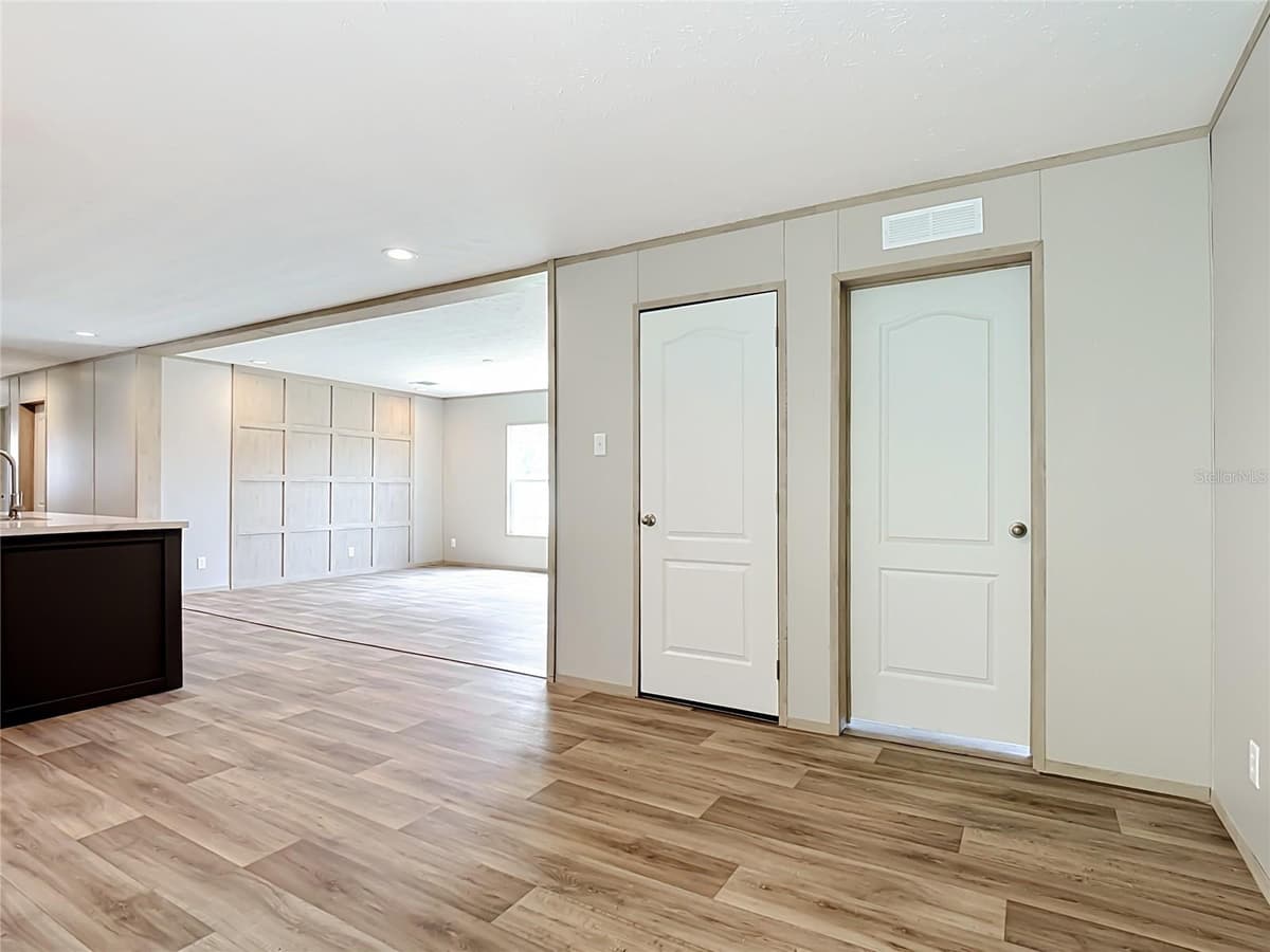 1626 TARPON BOULEVARD — photo 15 of 43