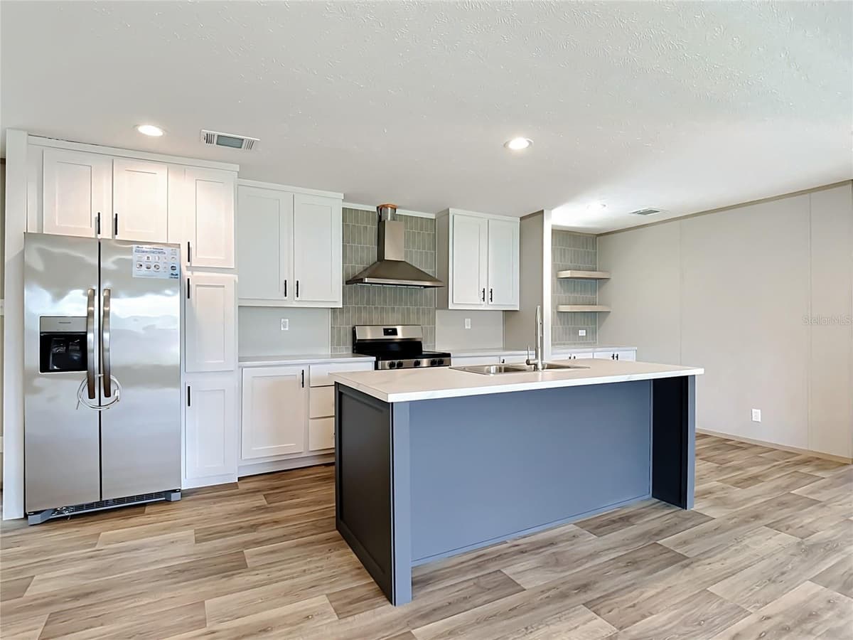 1626 TARPON BOULEVARD — photo 13 of 43