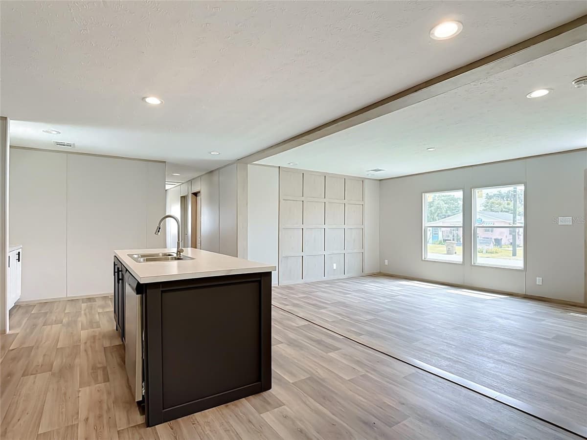 1626 TARPON BOULEVARD — photo 12 of 43