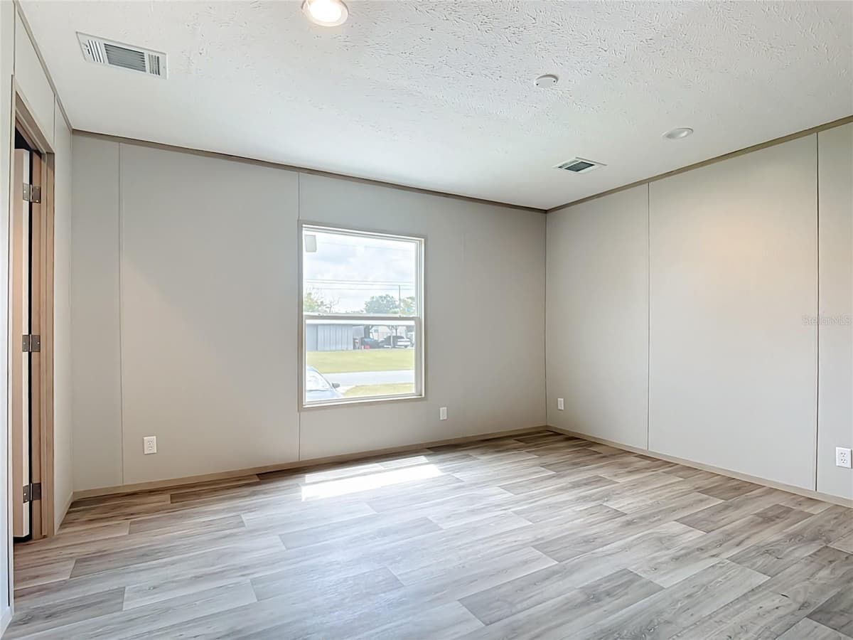 1626 TARPON BOULEVARD — photo 16 of 43