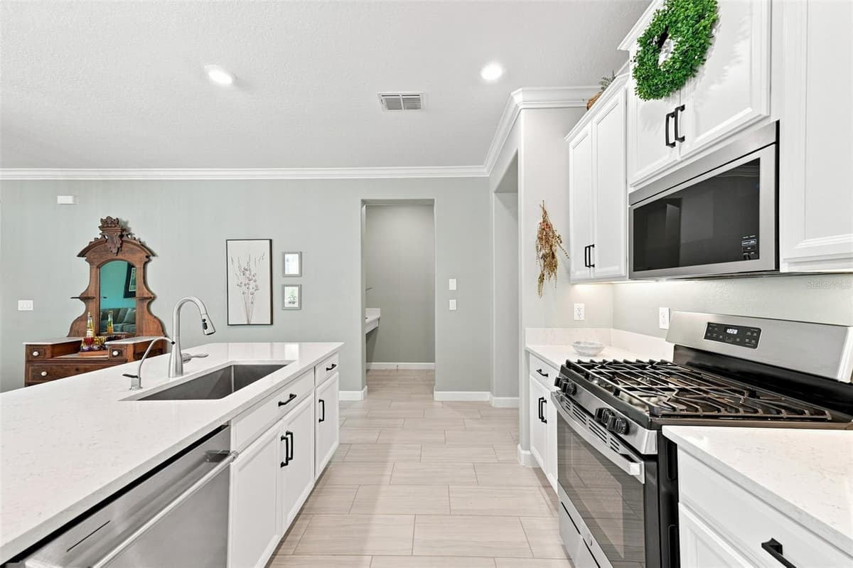 5231 WINDY GROVE DRIVE — photo 12 of 58