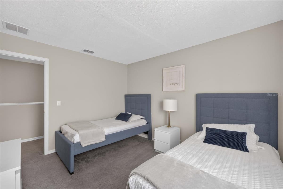 706 LOCKBREEZE DRIVE — photo 11 of 78