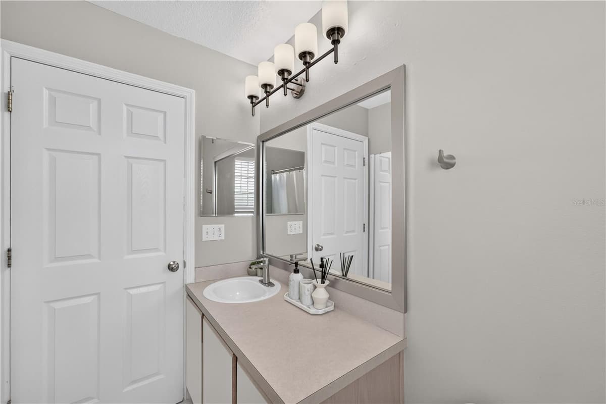 706 LOCKBREEZE DRIVE — photo 18 of 78