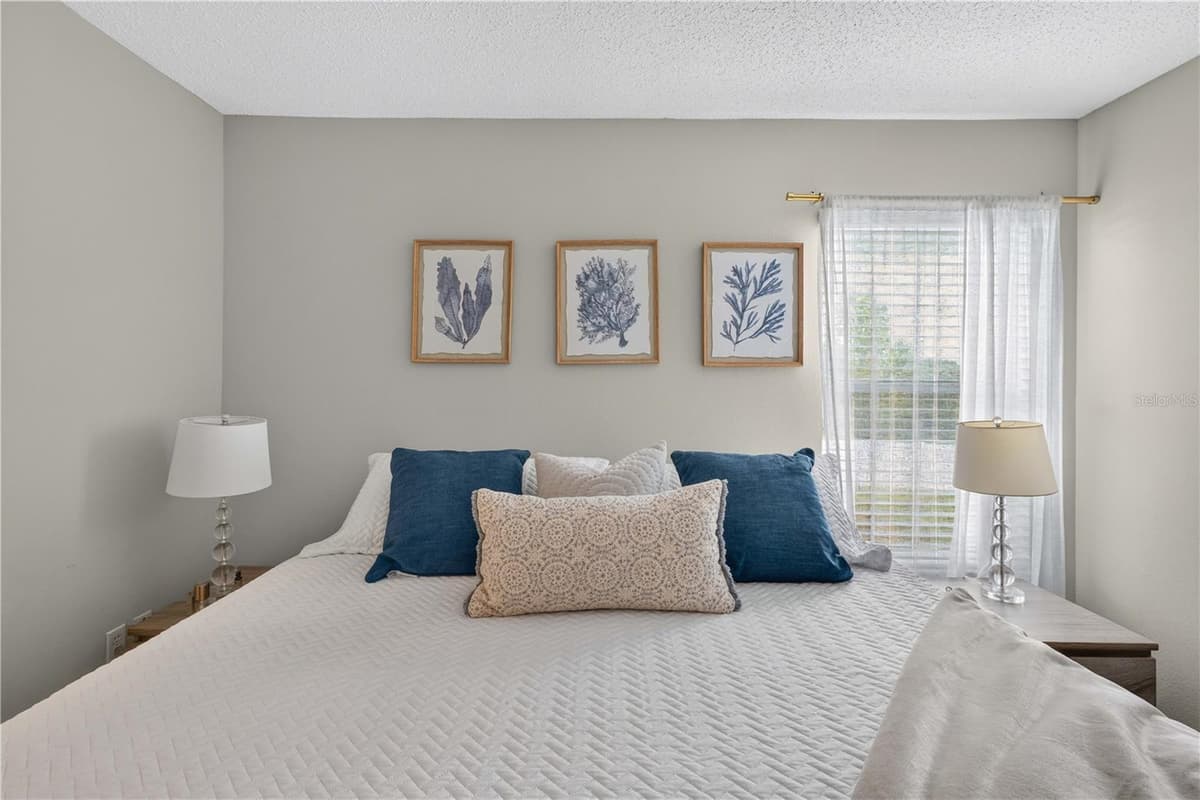 706 LOCKBREEZE DRIVE — photo 3 of 78