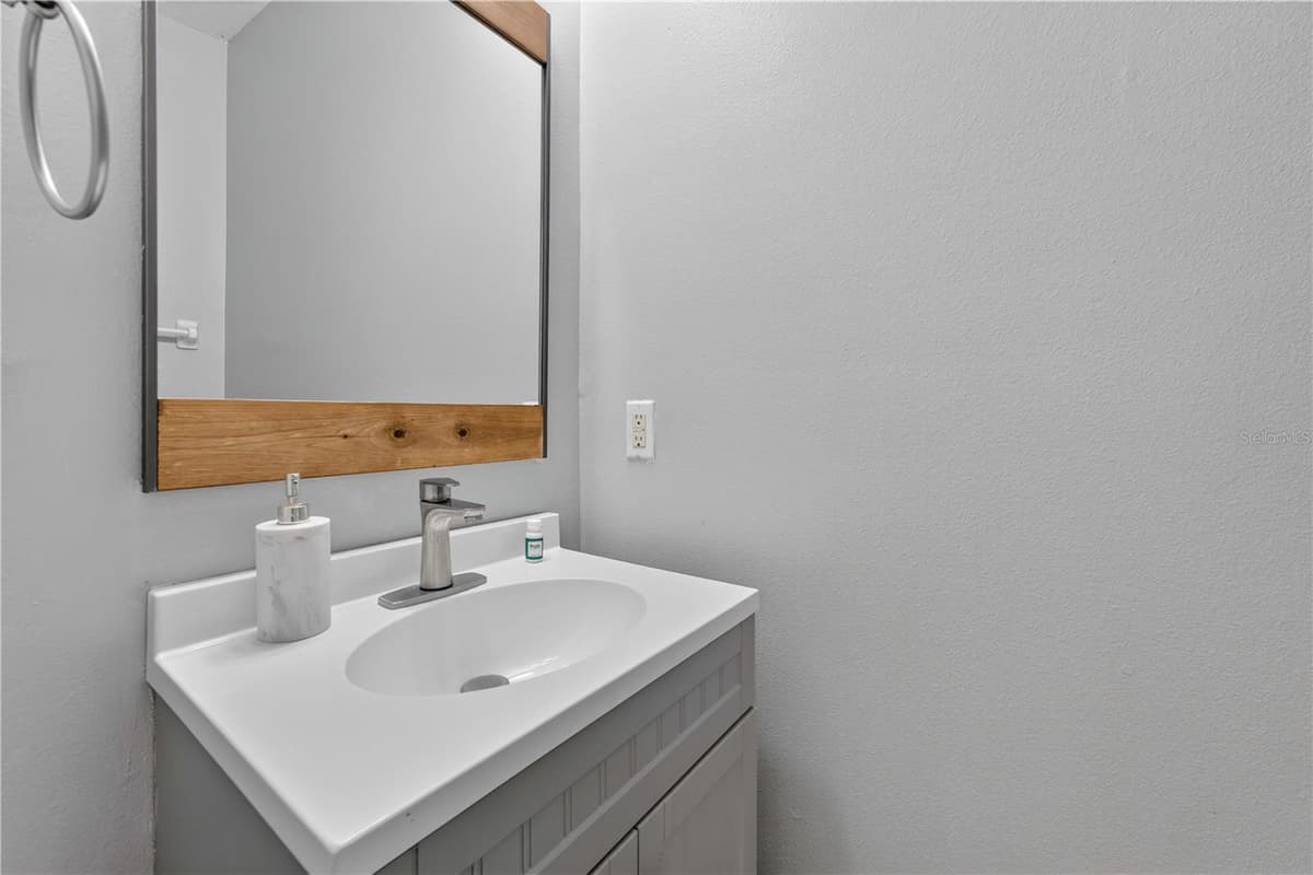 706 LOCKBREEZE DRIVE — photo 51 of 78