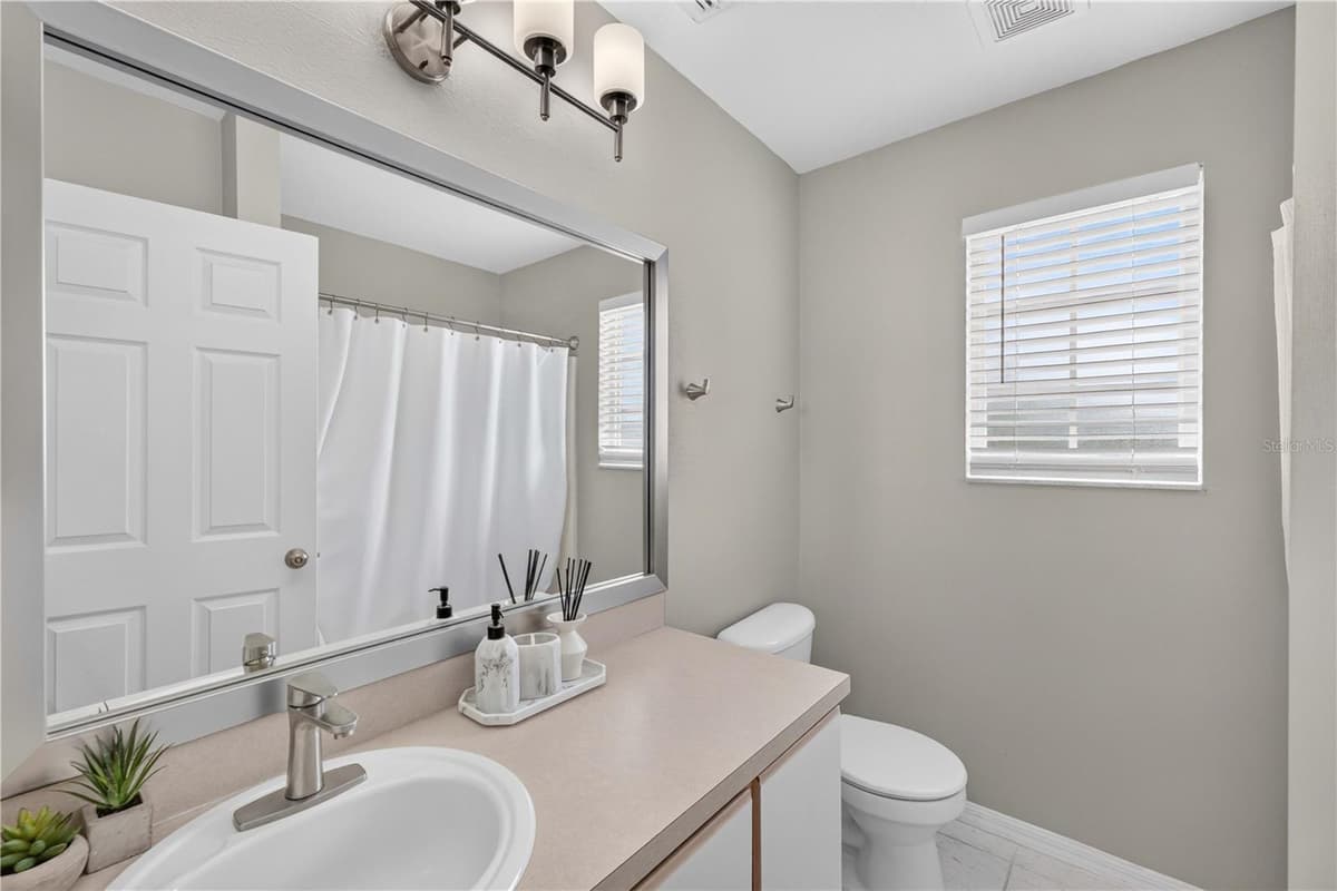 706 LOCKBREEZE DRIVE — photo 19 of 78
