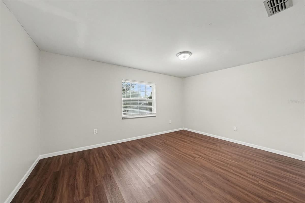 7623 BRAMBLEWOOD DRIVE — photo 10 of 14