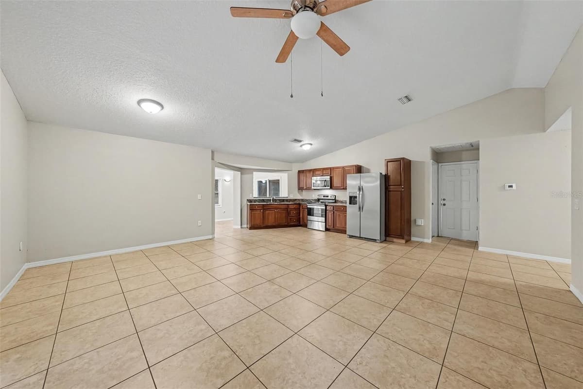 7623 BRAMBLEWOOD DRIVE — photo 4 of 14
