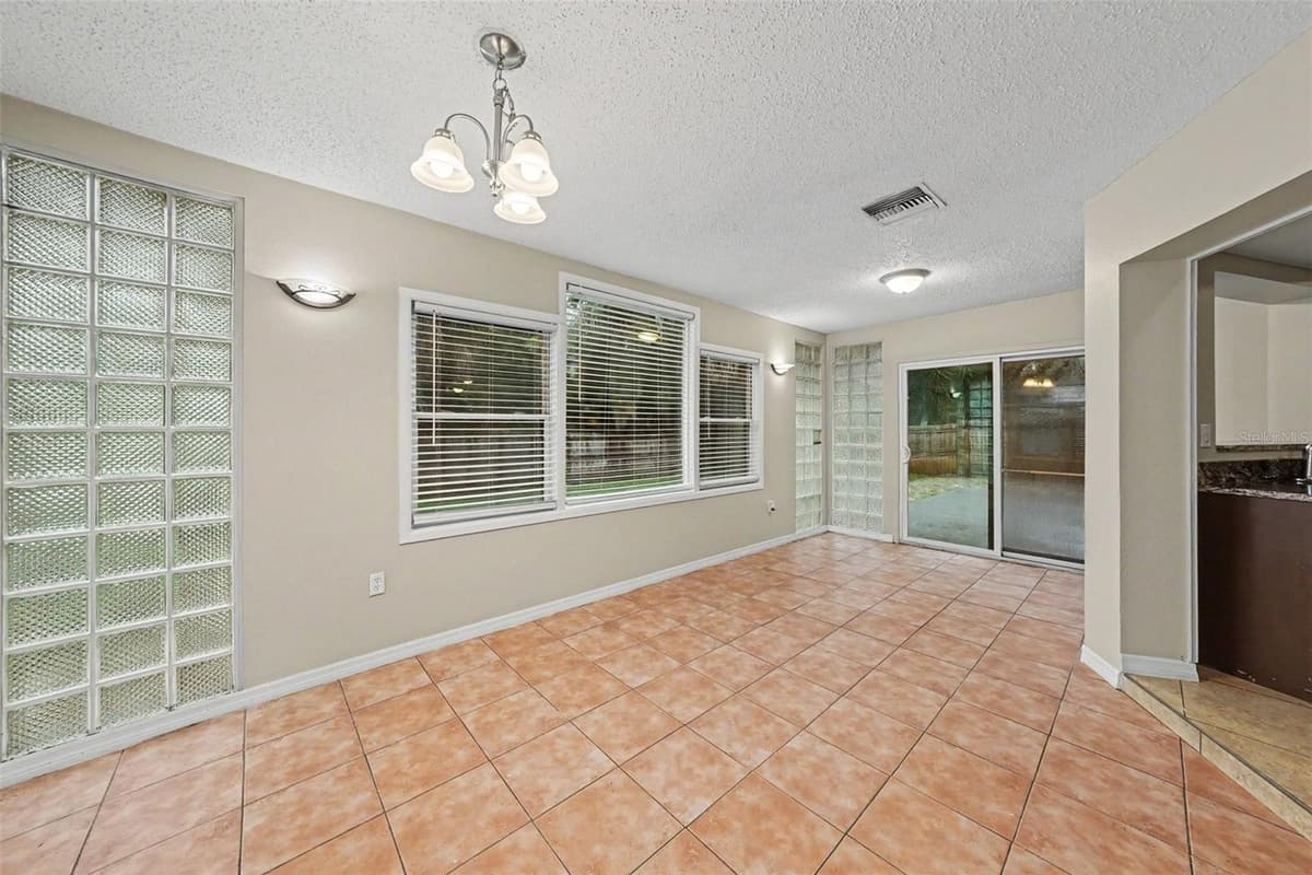 7623 BRAMBLEWOOD DRIVE — photo 7 of 14