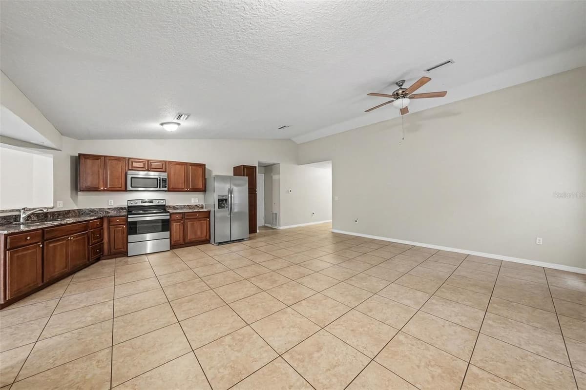 7623 BRAMBLEWOOD DRIVE — photo 5 of 14