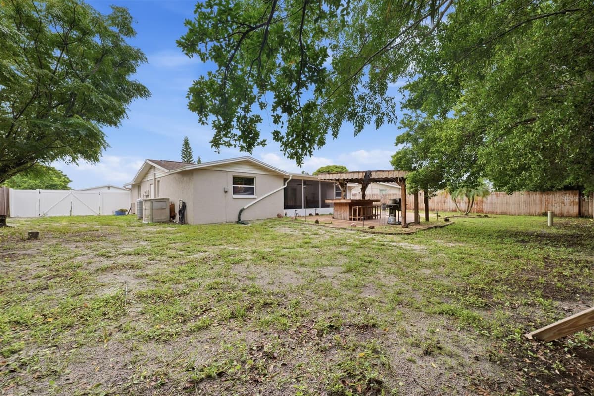 11105 ARECA DRIVE — photo 25 of 39