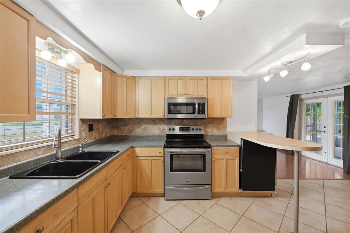 11105 ARECA DRIVE — photo 36 of 39