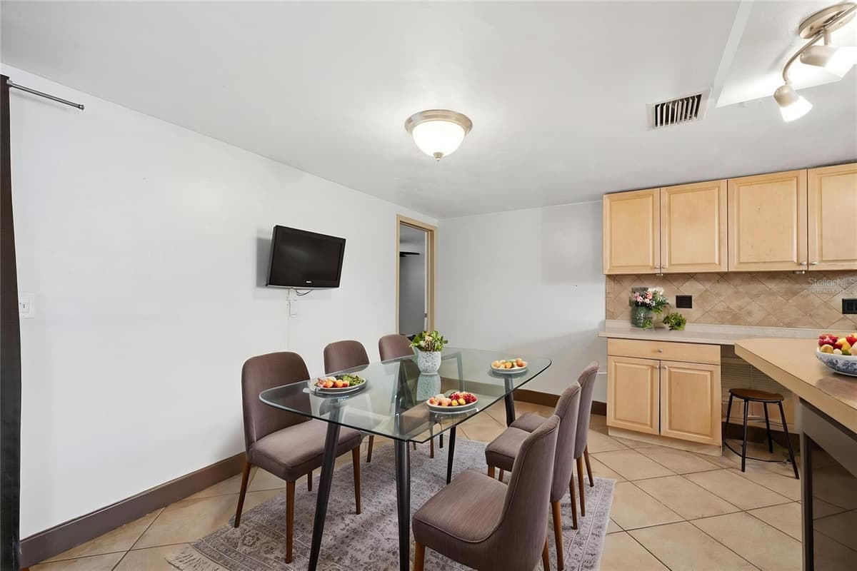 11105 ARECA DRIVE — photo 10 of 39