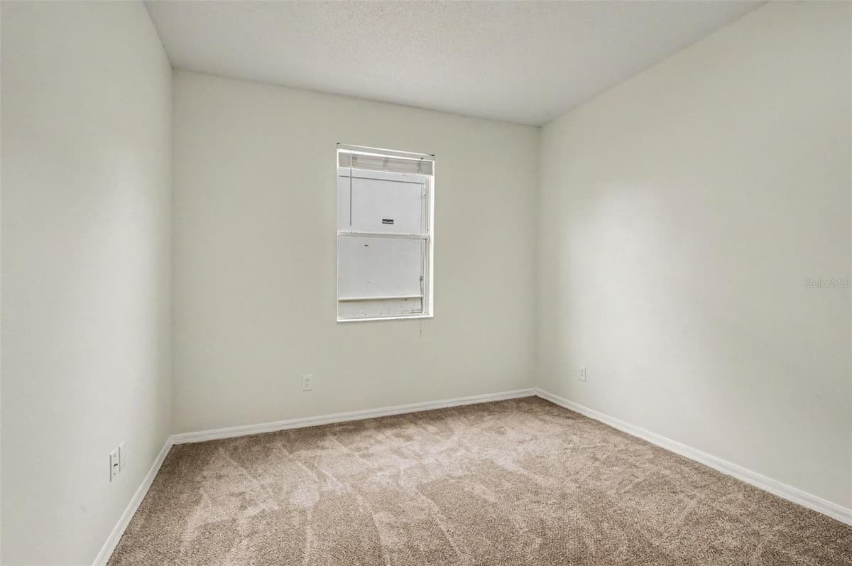 4542 GALLBERRY COURT — photo 10 of 16