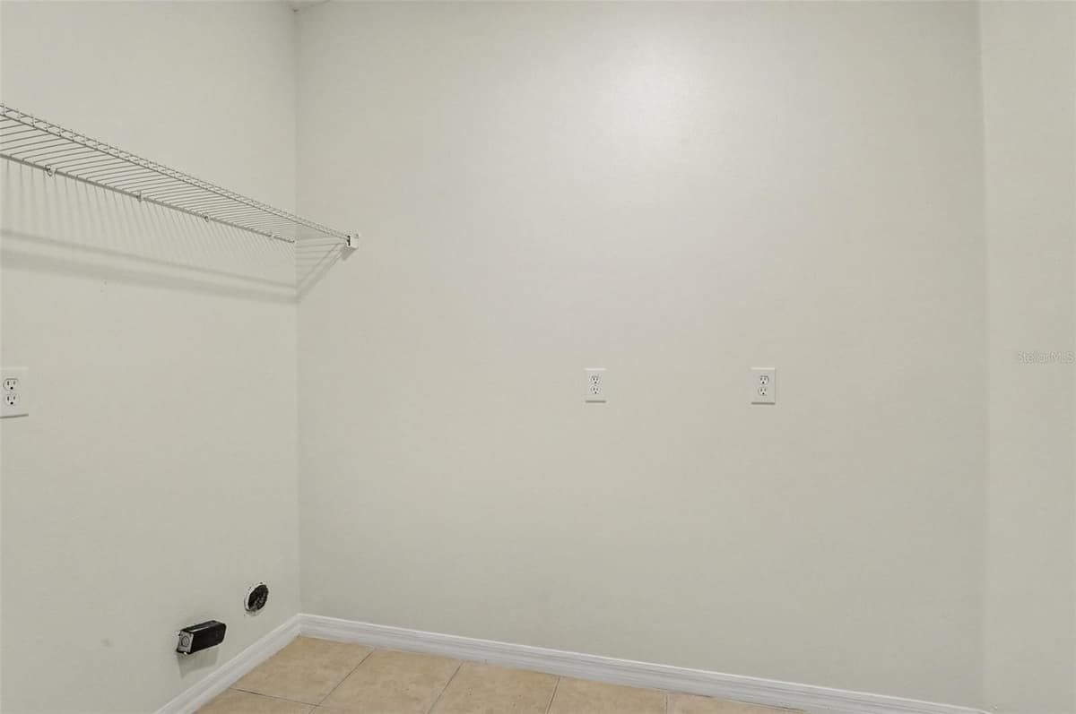 4542 GALLBERRY COURT — photo 12 of 16