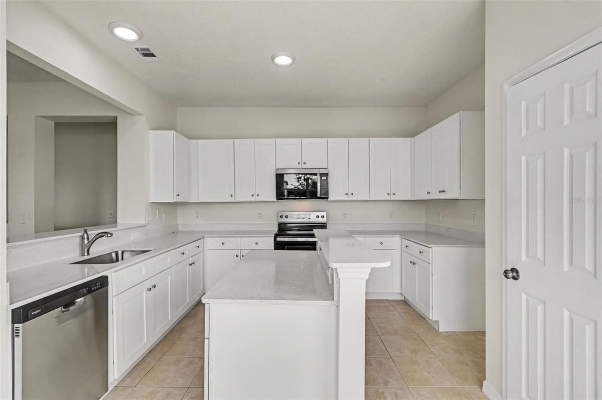 4542 GALLBERRY COURT — photo 4 of 16