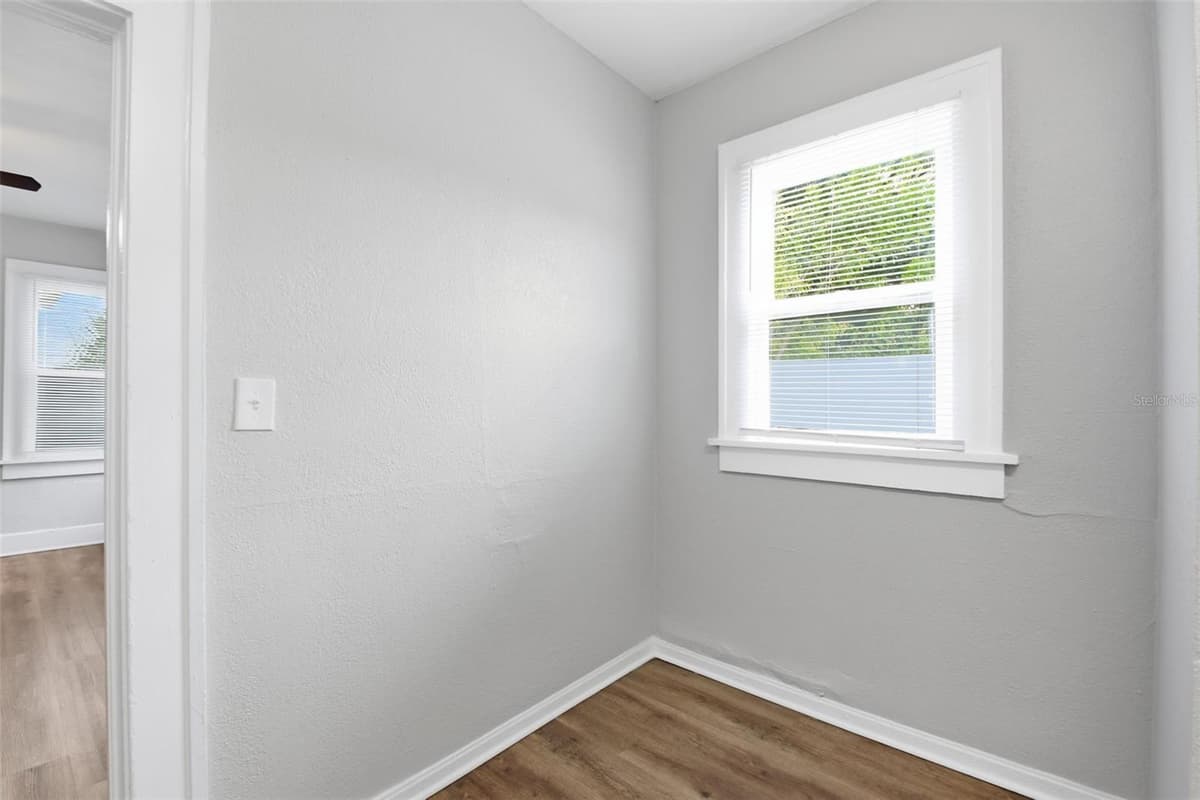 3745 16TH AVENUE — photo 38 of 51