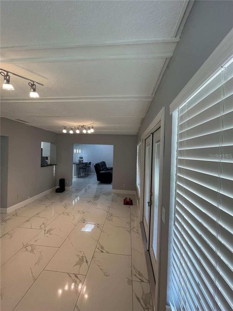 3140 TCU BOULEVARD — photo 11 of 19