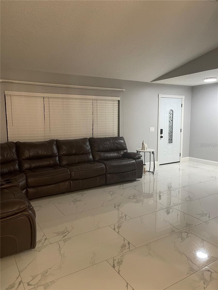 3140 TCU BOULEVARD — photo 5 of 19