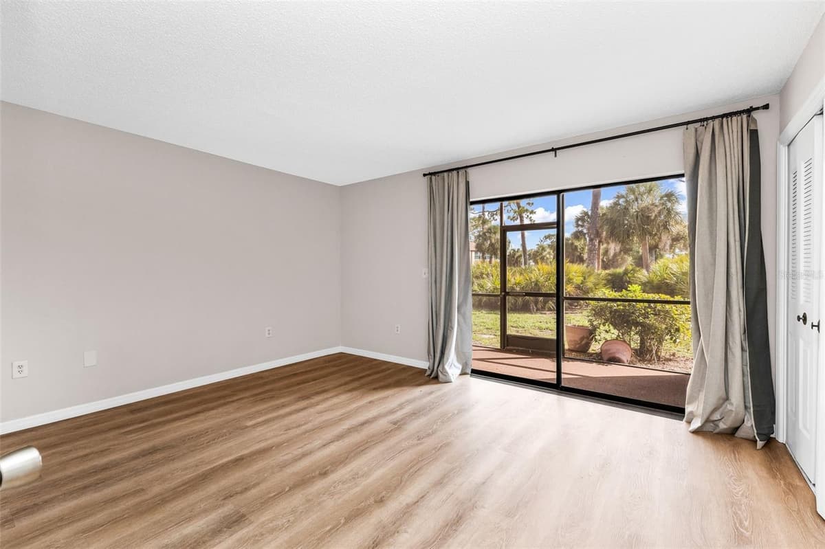 8 QUAILS RUN BOULEVARD — photo 14 of 33