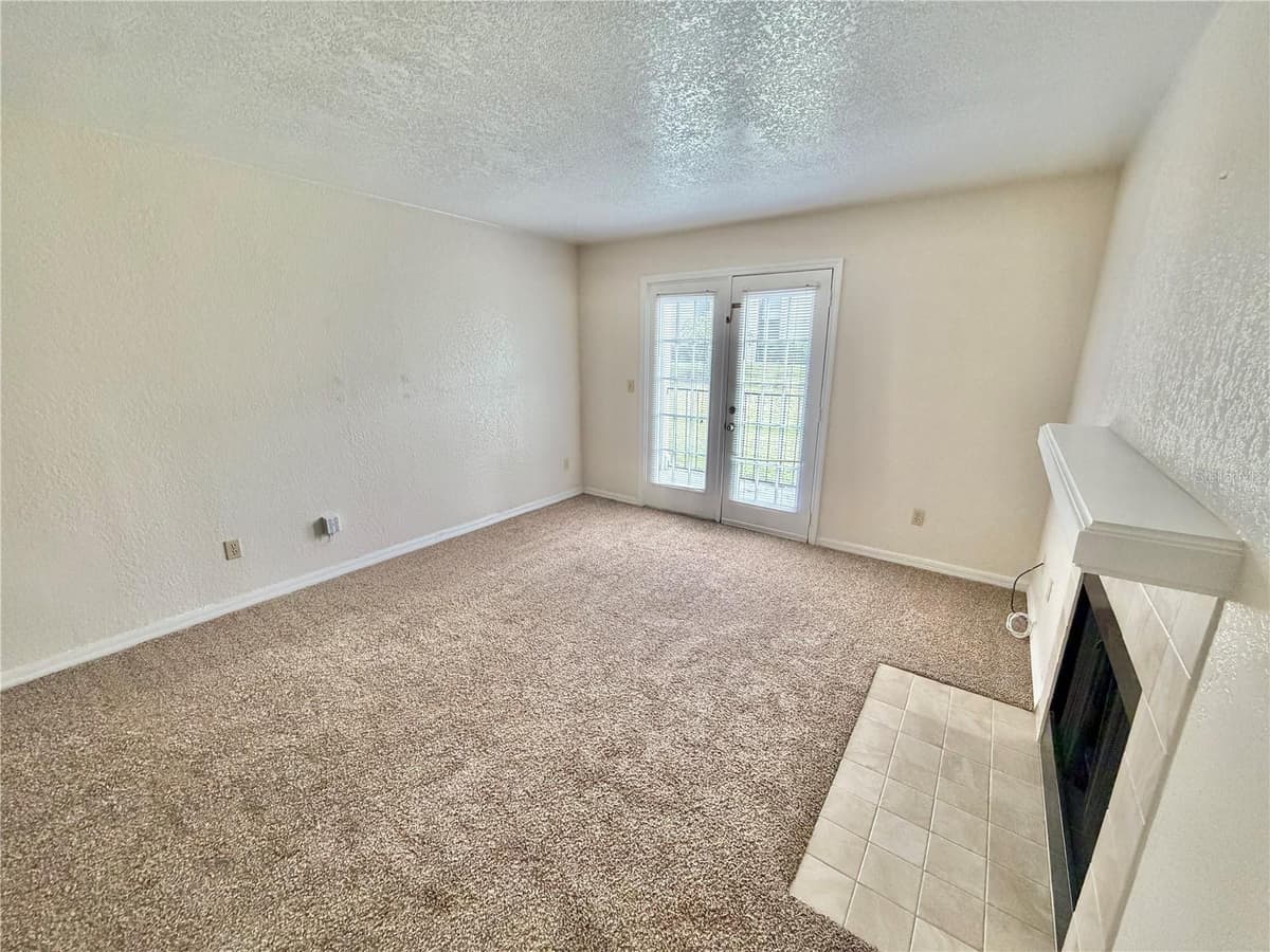 2550 ALAFAYA TRAIL — photo 3 of 18