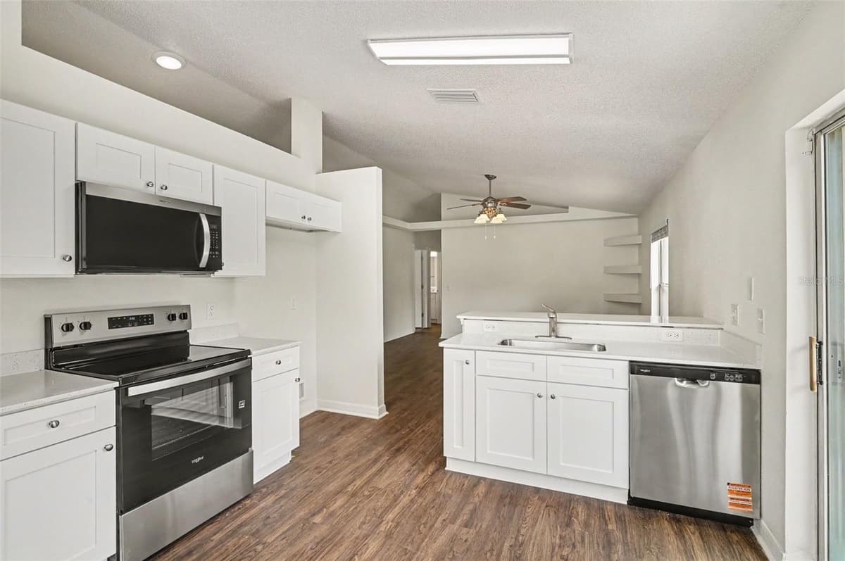 317 MCCOY VILLAGE COURT — photo 6 of 15