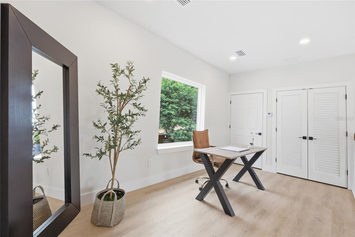 351 WILDMERE AVENUE — photo 32 of 64