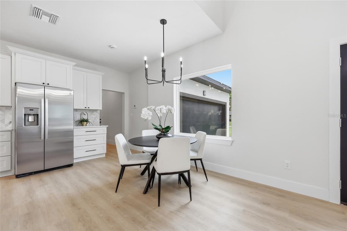 351 WILDMERE AVENUE — photo 15 of 64