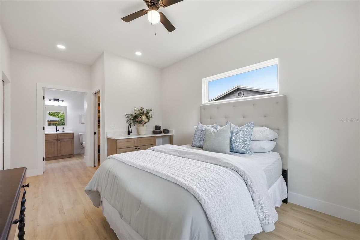 351 WILDMERE AVENUE — photo 41 of 64