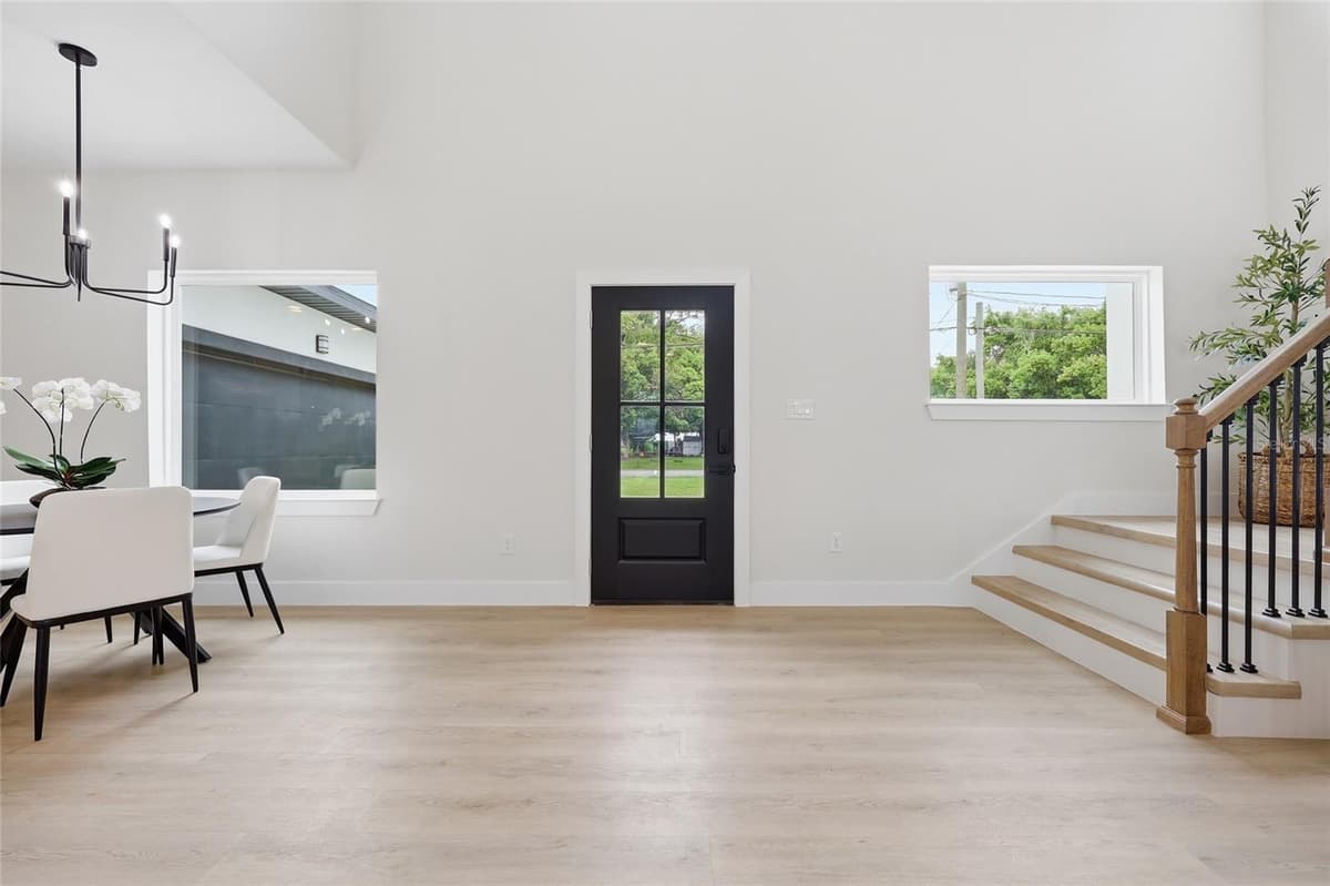 351 WILDMERE AVENUE — photo 6 of 64