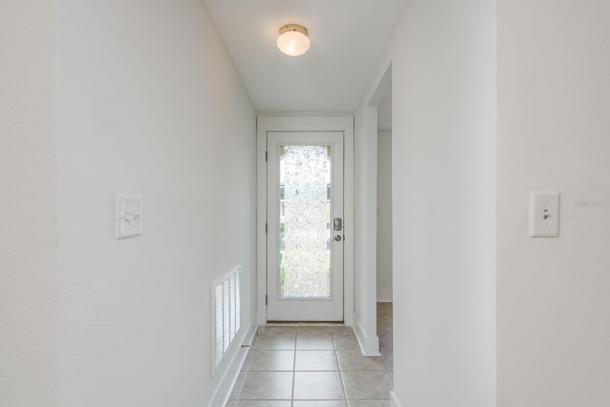 4347 RUSTIC DRIVE — photo 4 of 32