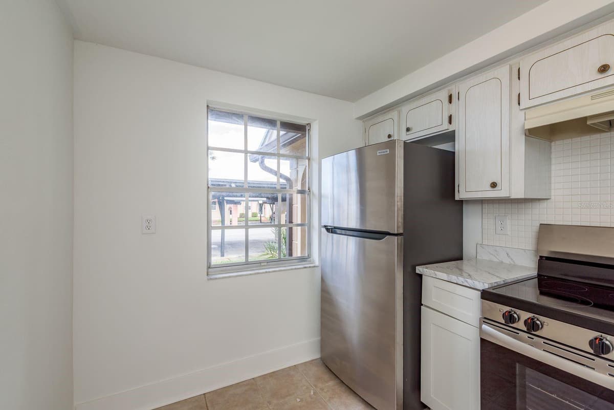 4347 RUSTIC DRIVE — photo 13 of 32