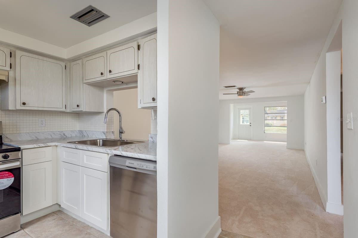 4347 RUSTIC DRIVE — photo 5 of 32