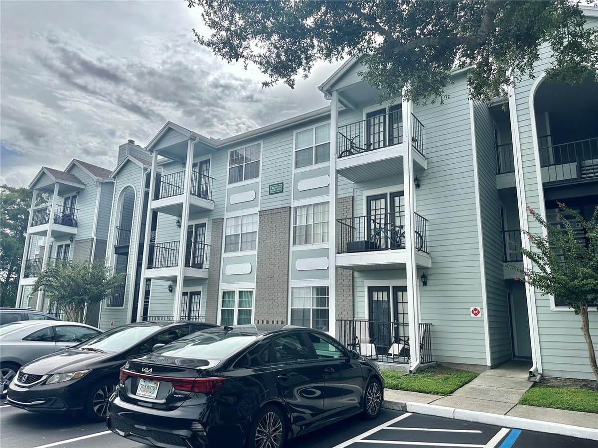 2550 ALAFAYA TRAIL — photo 1 of 16