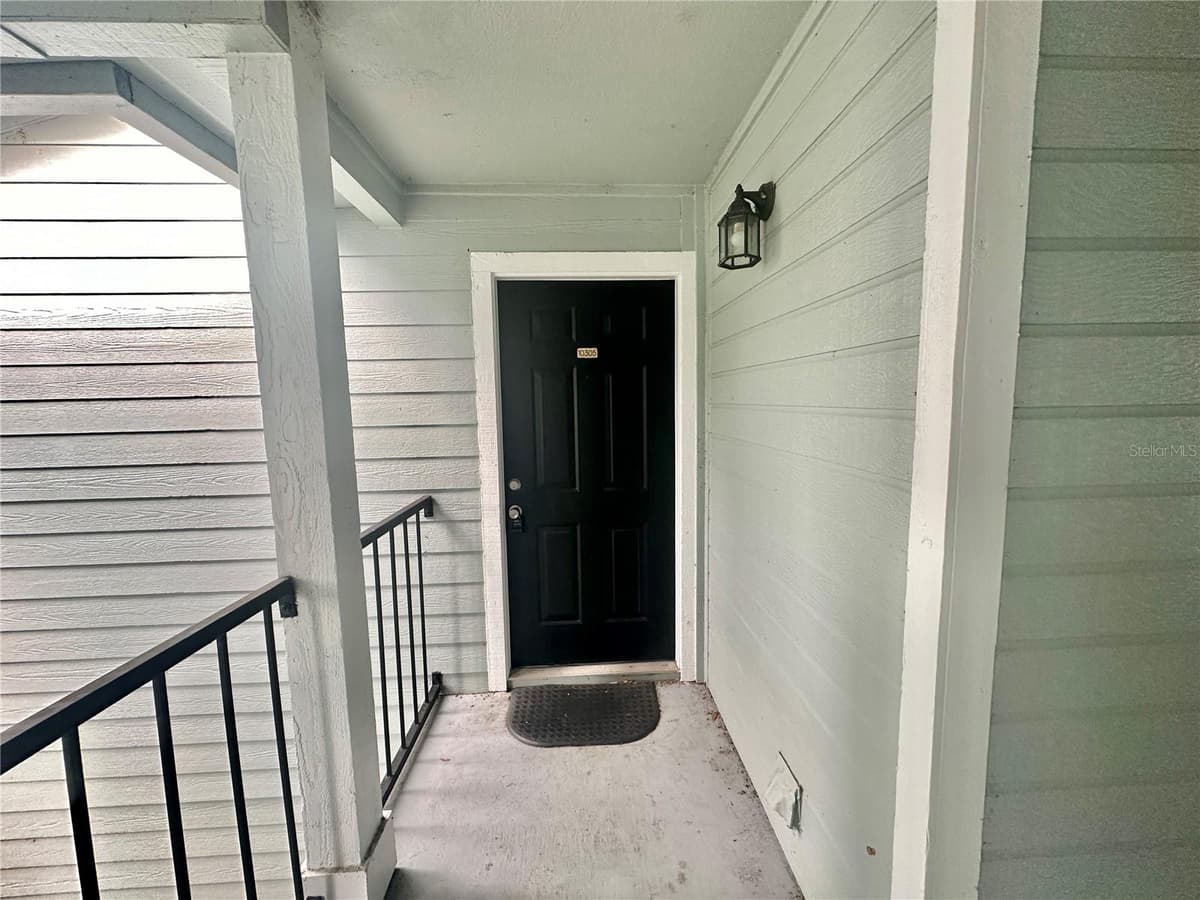2550 ALAFAYA TRAIL — photo 2 of 16