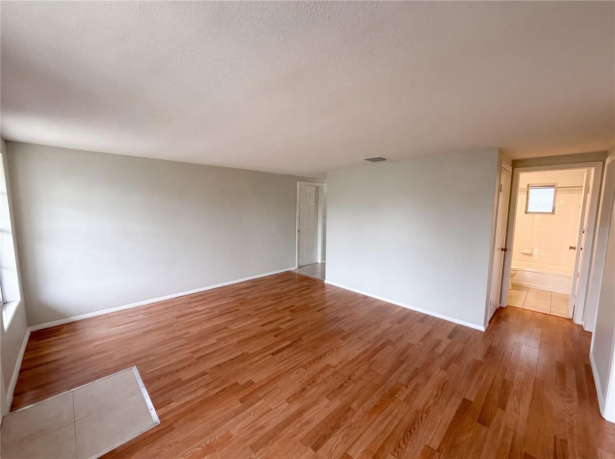 4639 IRENE LOOP — photo 8 of 20