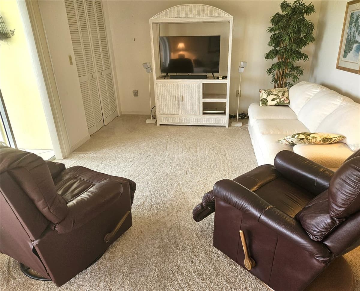 418 CERROMAR COURT — photo 18 of 32
