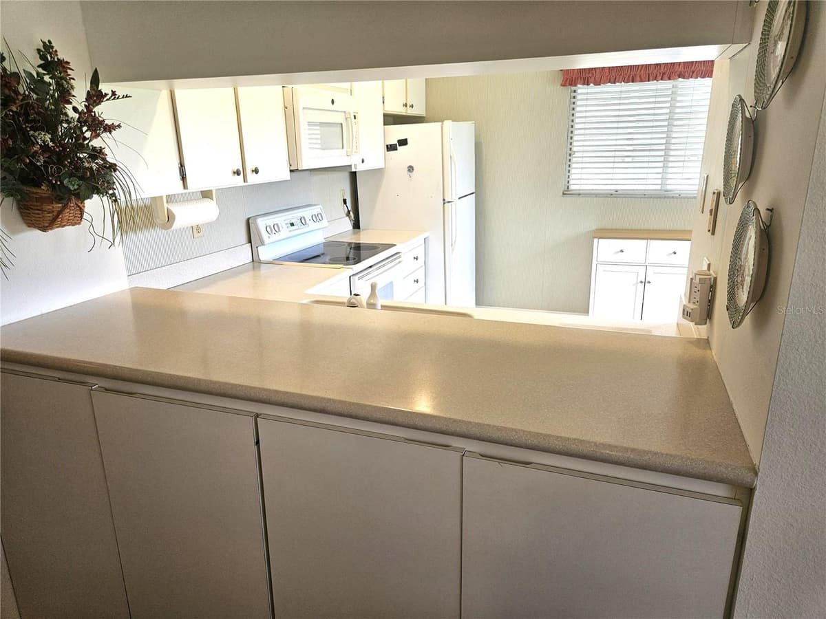 418 CERROMAR COURT — photo 8 of 32