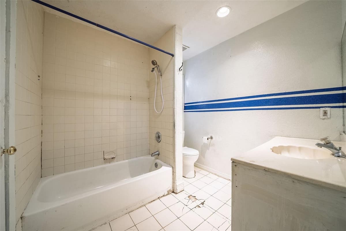 813 GREENWOOD STREET — photo 30 of 40