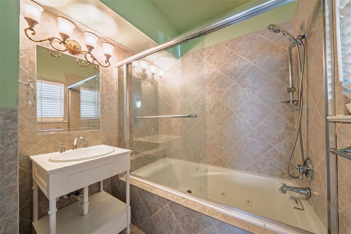 813 GREENWOOD STREET — photo 14 of 40