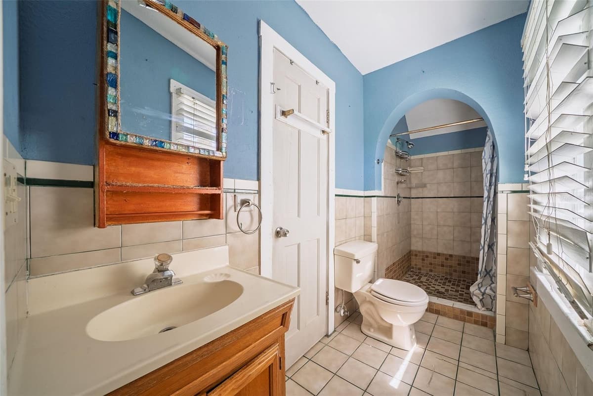 813 GREENWOOD STREET — photo 23 of 40