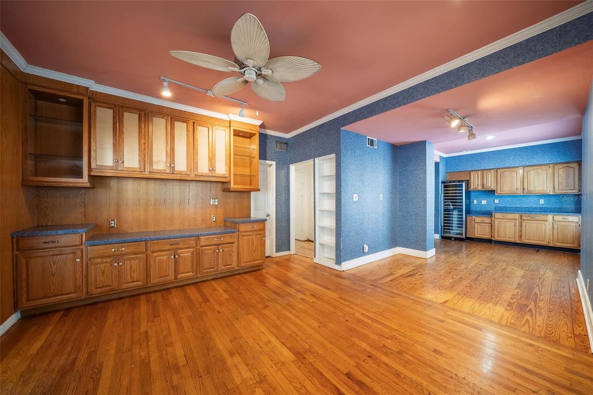 813 GREENWOOD STREET — photo 12 of 40