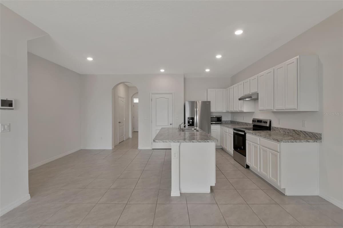 1089 BLUE JAY DRIVE — photo 5 of 38