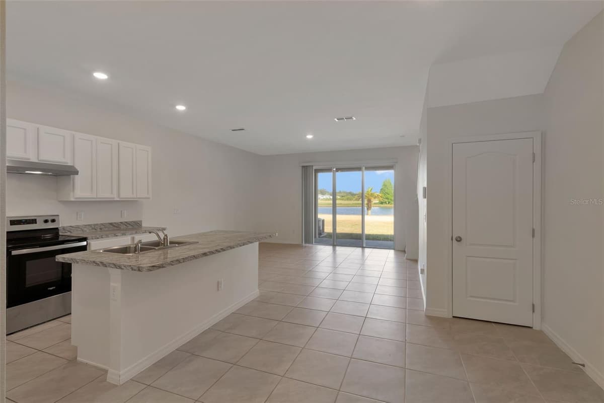 1089 BLUE JAY DRIVE — photo 6 of 38