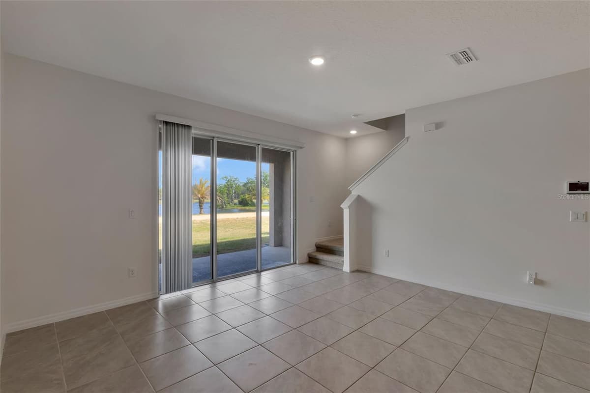 1089 BLUE JAY DRIVE — photo 11 of 38