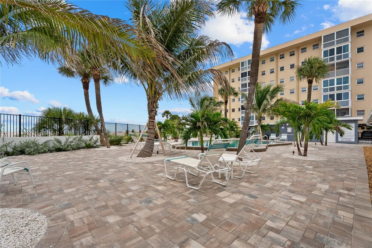 1205 TARPON CENTER DRIVE — photo 21 of 25