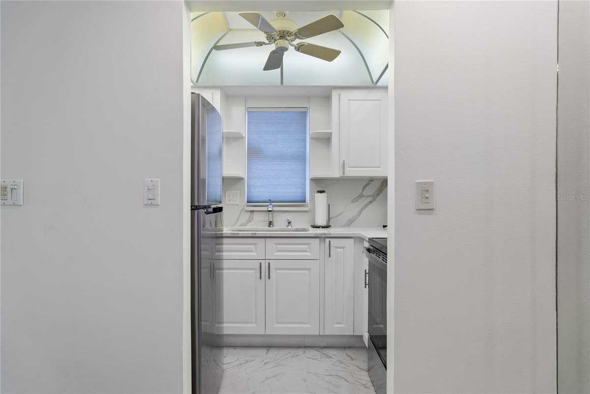 1205 TARPON CENTER DRIVE — photo 9 of 25
