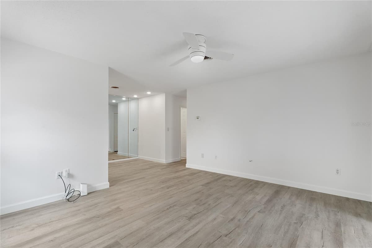 1205 TARPON CENTER DRIVE — photo 7 of 25